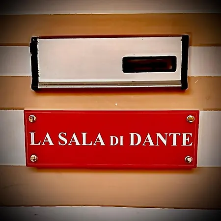 La Sala Di Dante 3*